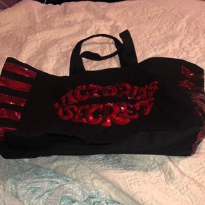 Victoria’s Secret Lips Tote 👄